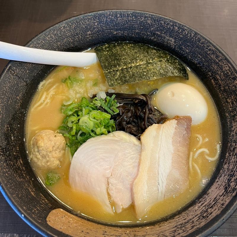 濃厚鶏白湯（味玉）(麺屋武一 秋葉原店)