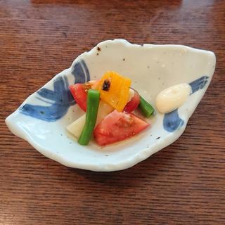 フルーツトマトとアスパラガスのサラダ(釜めし菜時記 さき亭)