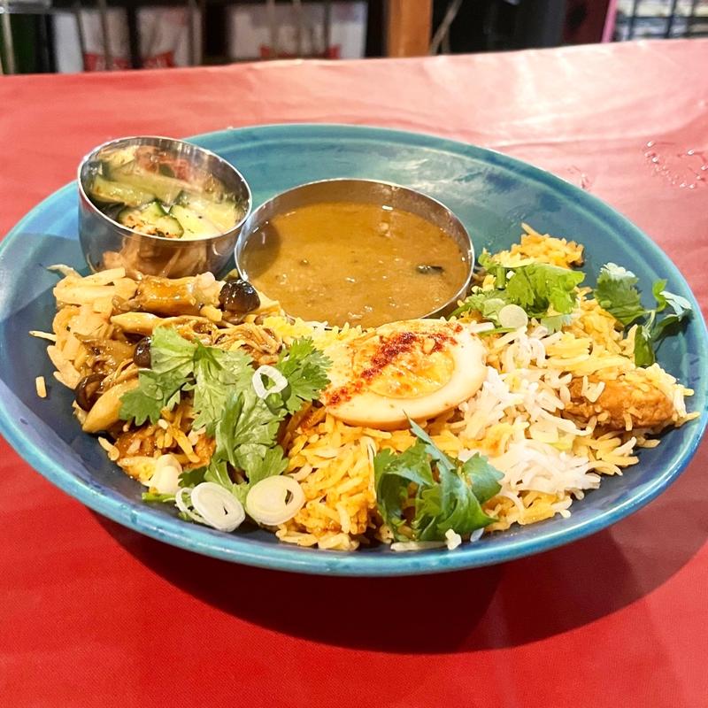 本日のビリヤニ（追加:本日のカレー、煮卵）(クーリターリ（間借り先:ムロ・ルカーノ）)