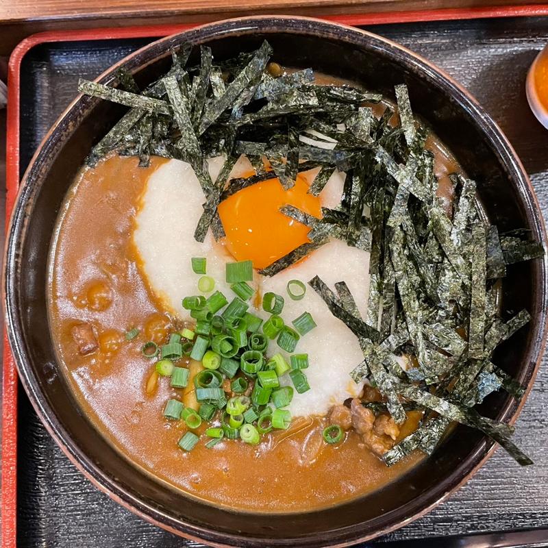 とろろ月見牛かれーうどん(手打ちうどん　こんぴら茶屋)