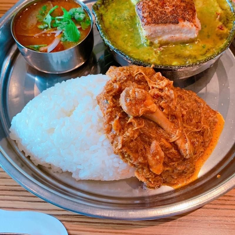 3種あいがけ(カレーハウス咖喱座)