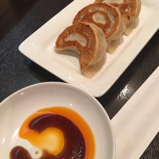 焼き餃子(餃子 しくよろ亭)