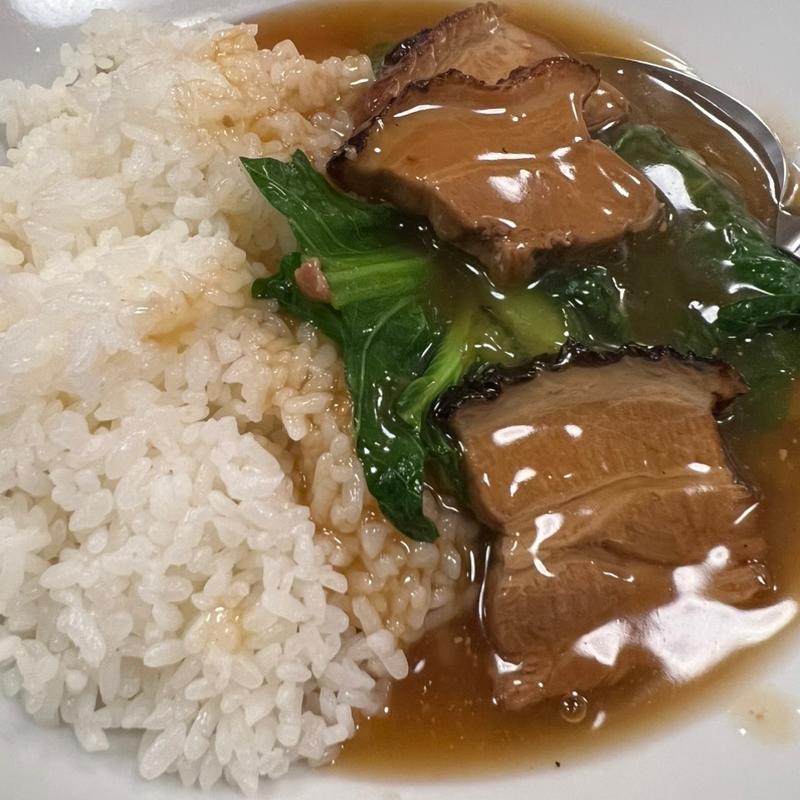 豚バラ飯(安記)