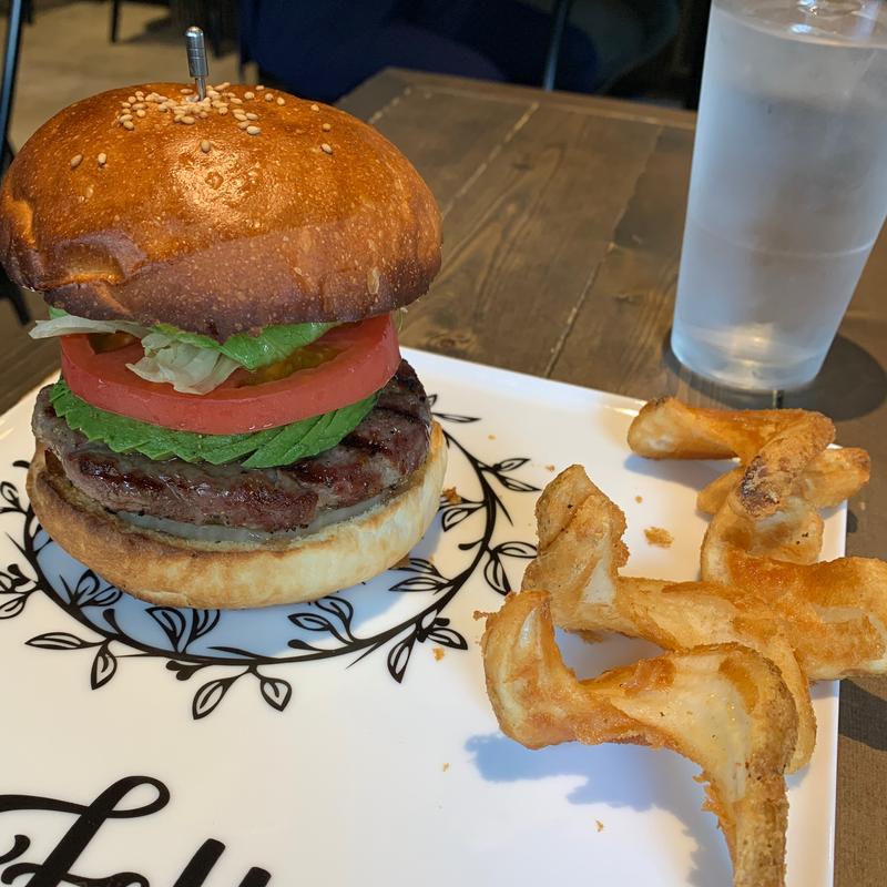 Avocado Burger　アボカドバーガー(folk burgers&beers)