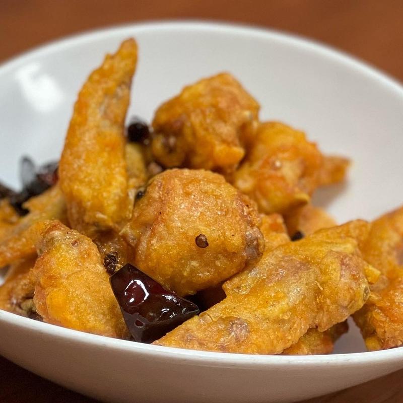 　ピリ辛手羽揚げ(中国家庭料理 鉄人酒家)