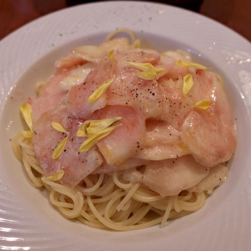 桃の冷製パスタ(ビストロ サブリエ (BISTRO SABLIER))