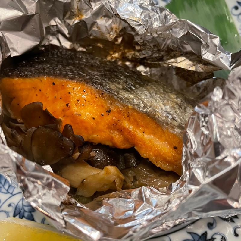 鮭とキノコのホイル焼き(鈴亭 （リンテイ）)