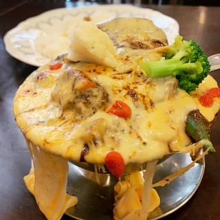 ビーフタンカレー＋季節の野菜、チーズ(トマト)