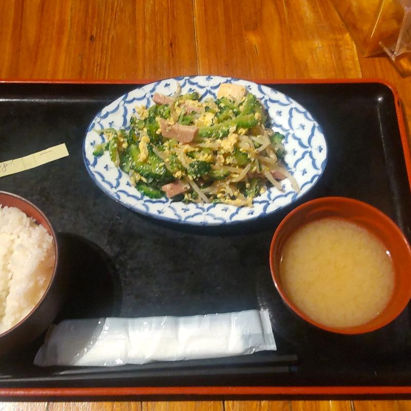 ゴーヤーチャンプルー定食(ナンクルナイサきばいやんせー 京橋店)