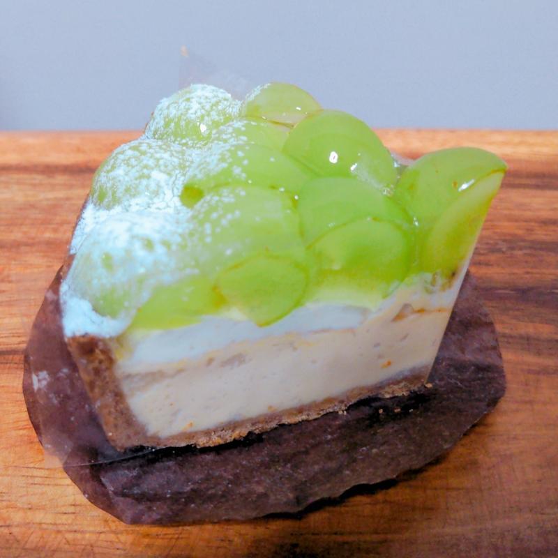 シャインマスカットタルト(公園とタルト)