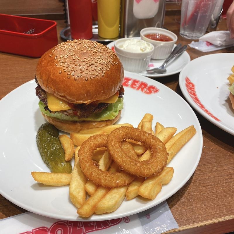 チーズバーガー(ブラザーズ 日本橋店)