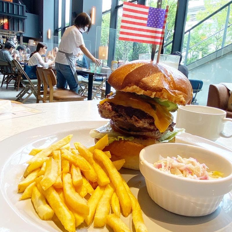 アボカドチーズバーガー(under the cascade)