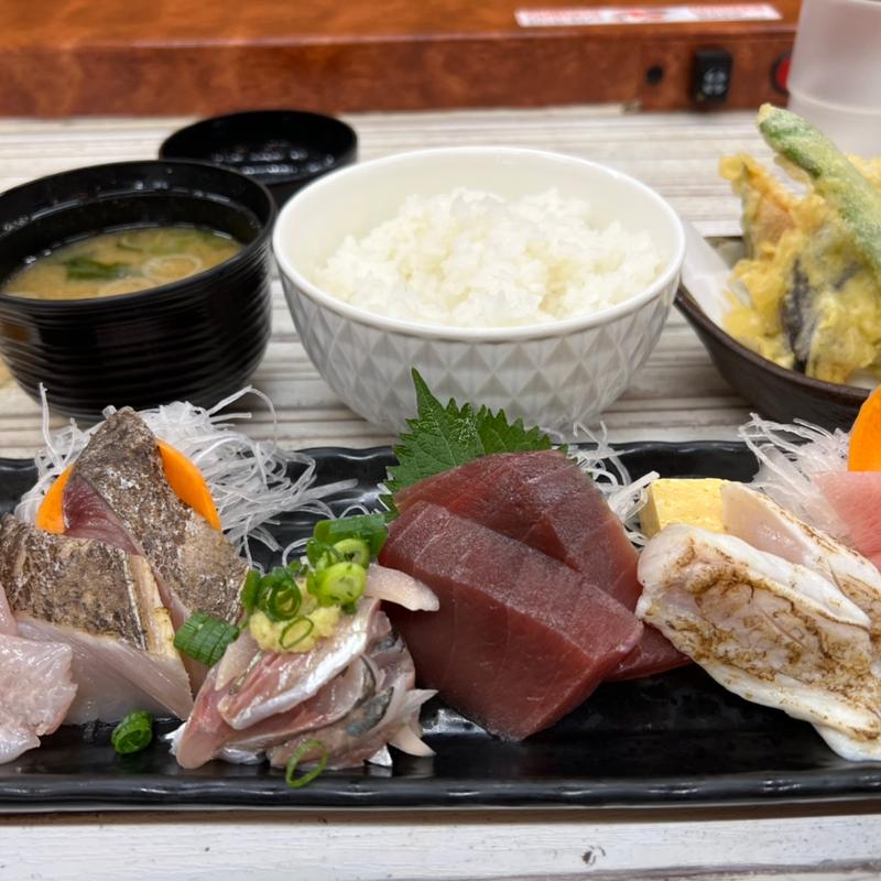 お刺身定食(丼万次郎)