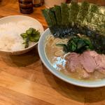 ラーメン海苔増しライス中