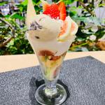 いちじくとラムレーズンのパフェ