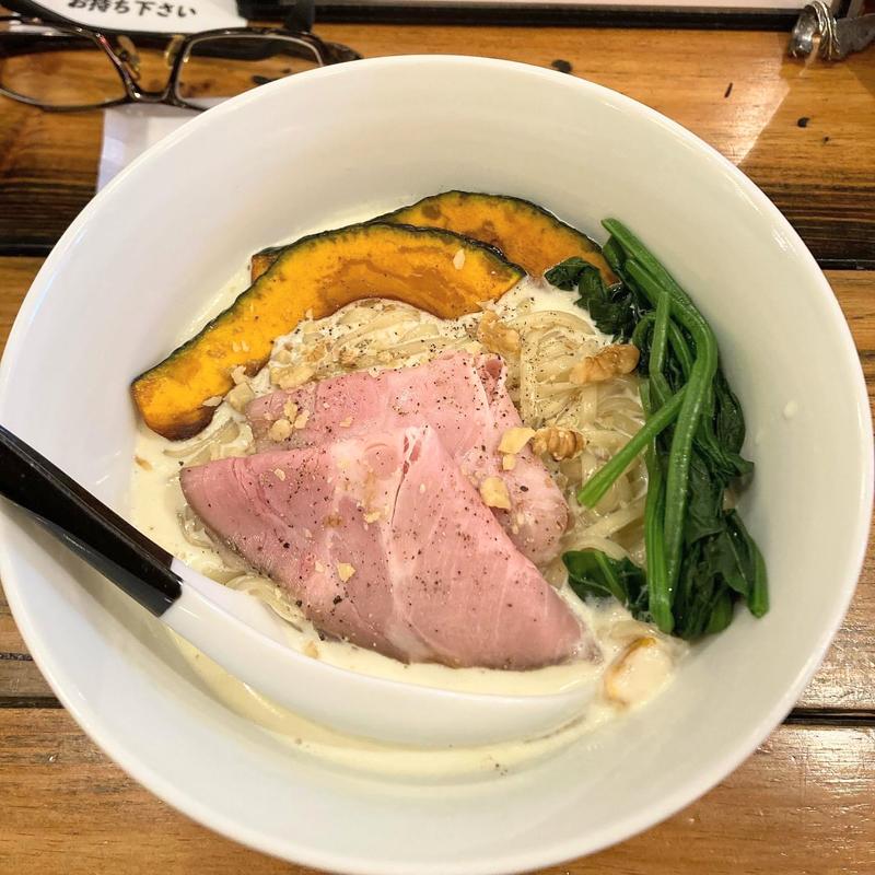 かぼちゃとほうれん草のホワイトヌードル(武蔵ノ麦穂)