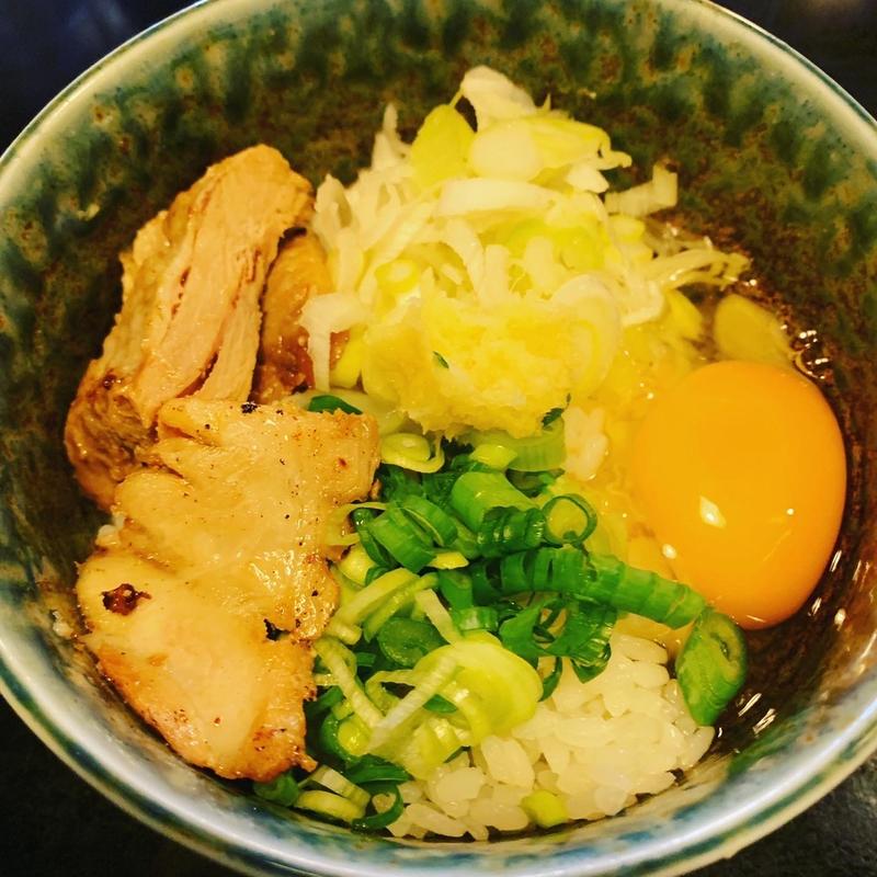 焼豚がのった玉子かけご飯(らーめん工房りょう花 今治店)