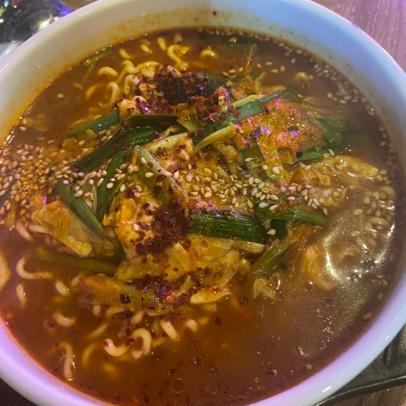 旨辛！しびれニラ玉辛麺(ラッキーソウル)