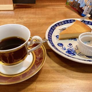 コーヒー&チーズケーキ(中珈琲 ataru coffee resort)