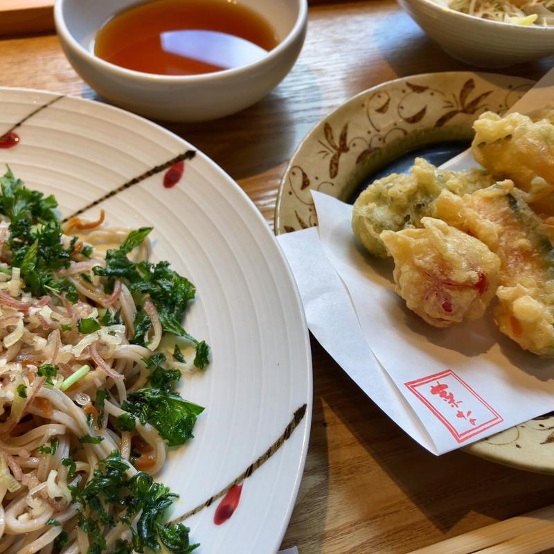 ちりめん山椒と和ハーブの冷製そばと京野菜の天ぷら御膳(おばんざい・炙り焼き・酒 菜な KITTE丸の内店)