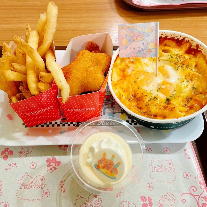 シナモンのえびグラタンコンビプレート(キャラクターフードコート （【旧店名】グルメバザール）)