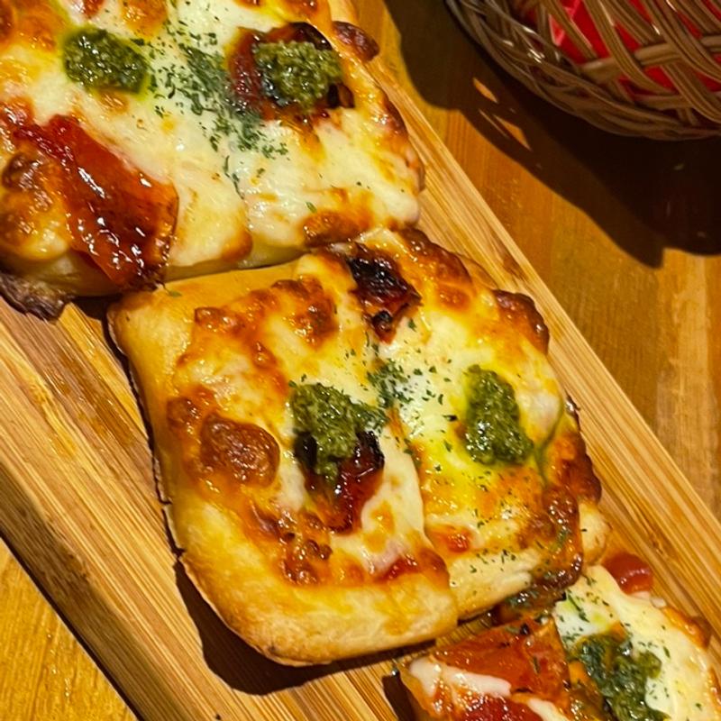 パールピッツァ(肉バル 塊肉とワイン朝霞台)