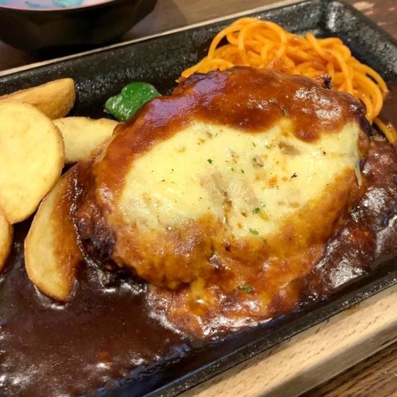 チーズハンバーグ(キッチンマカベ)