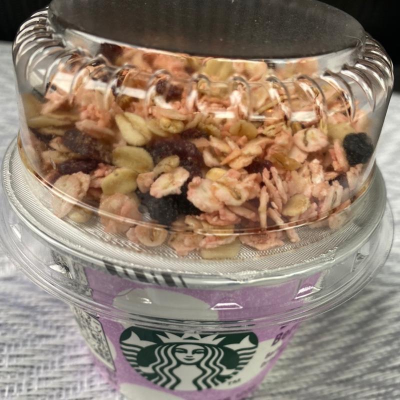ベリーヨーグルト＆ベリーグラノーラ(スターバックス・コーヒー 奈良西大和ニュータウン店 )