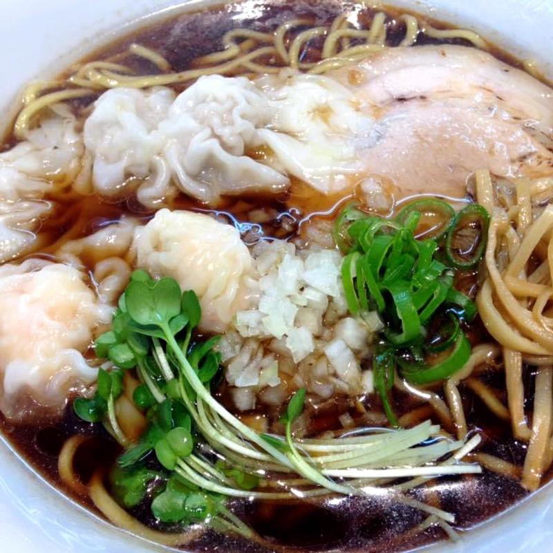 肉豆腐・海老わんたん麺 黒だし(らぁ麺 ひなた )