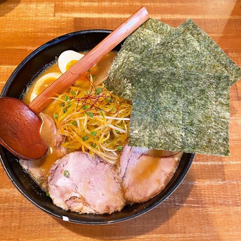 でめきん味噌（全部のせ）(麺酒場 でめきん )