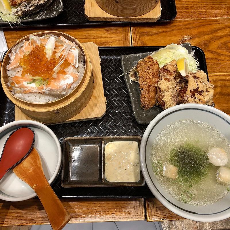 鮭とイクラのはらこごはん(牡蠣場 北海道厚岸)