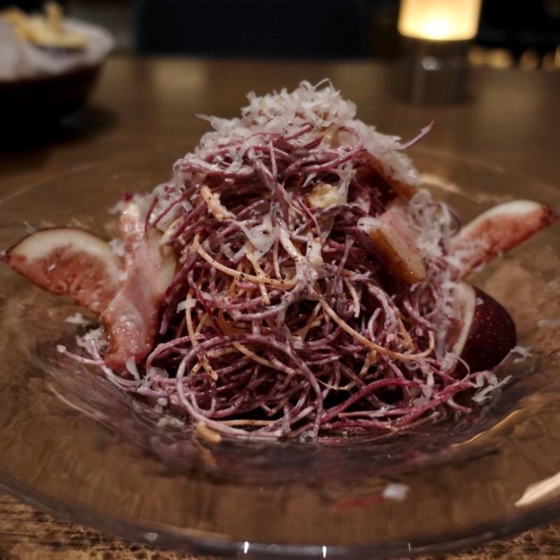 無花果とベーコン 根菜のシーザーサラダ仕立て(浜町ダイニングバー SESSiON)