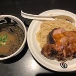 濃厚黒厚切ローストポークつけ麺(麺屋武蔵 武骨相傳)