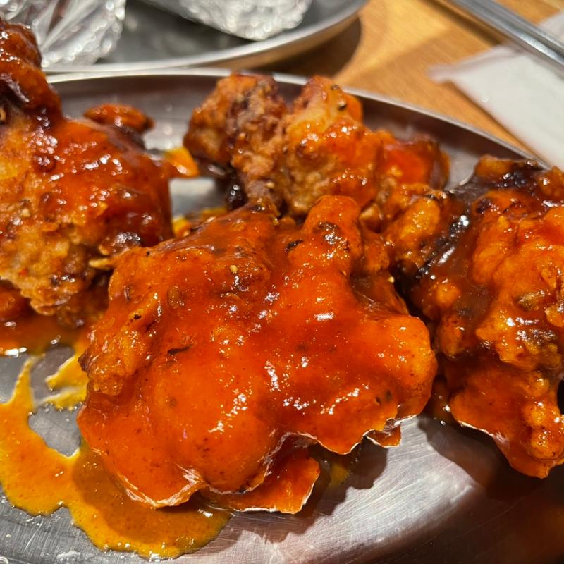 ヤンニョムチキン(ソルロンタンとキンパとサムギョプサル「ベジテジや」)