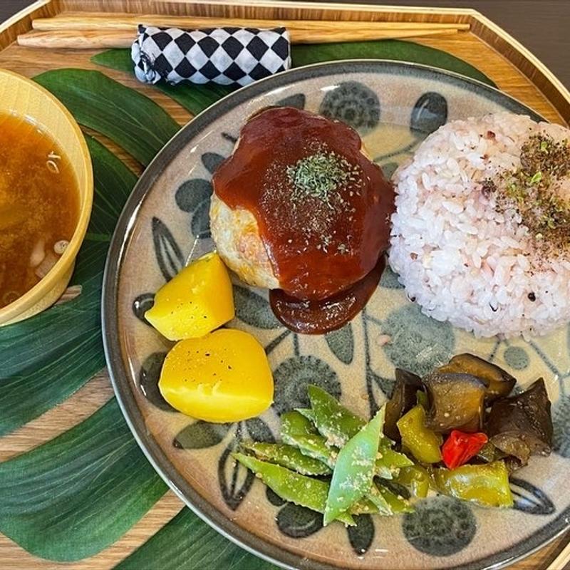 旬野菜たっぷりハンバーグプレート(レックスカフェ)