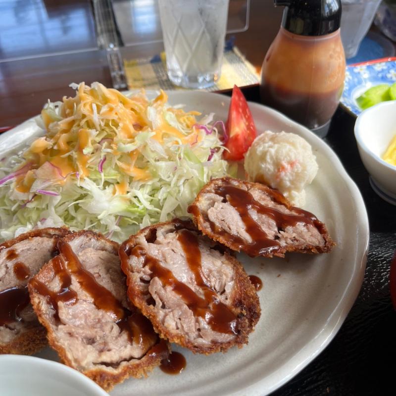 白金豚のミルフィーユカツ定食(しあわせキッチン )