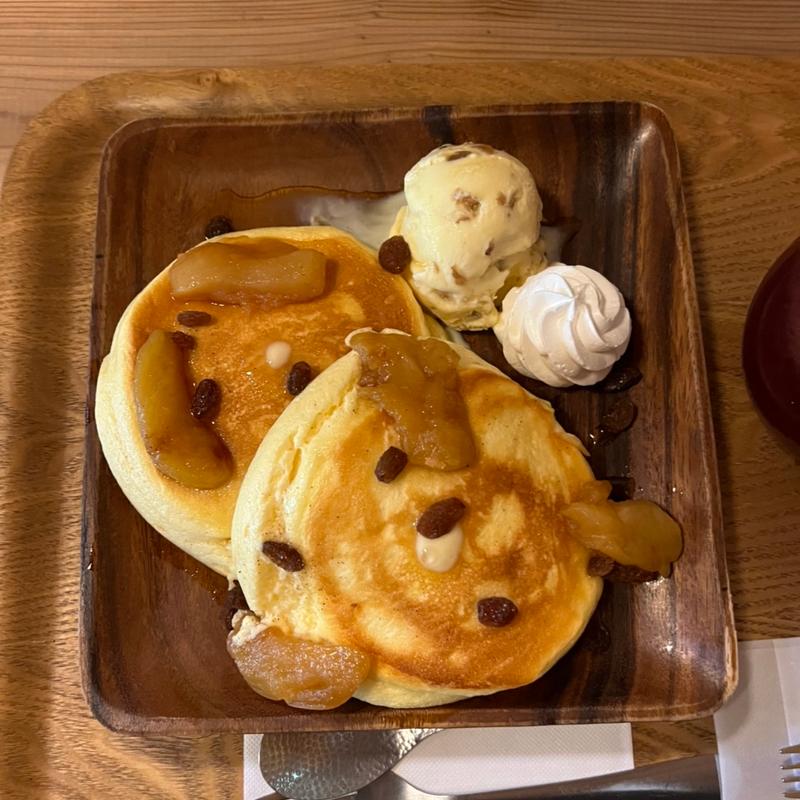 スフレパンケーキアップルラムレーズン(山小屋カフェkurakake)