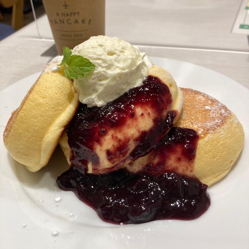濃厚チーズムースパンケーキベリーソースがけ(幸せのパンケーキ　町田店)