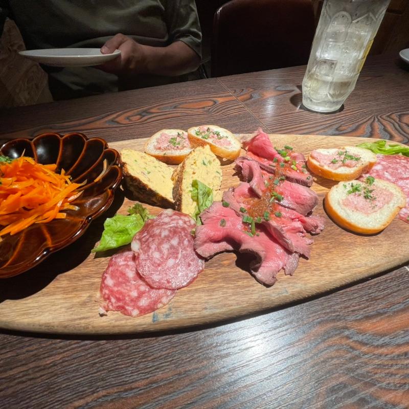 前菜盛り合わせ(ミセスデンジャー)