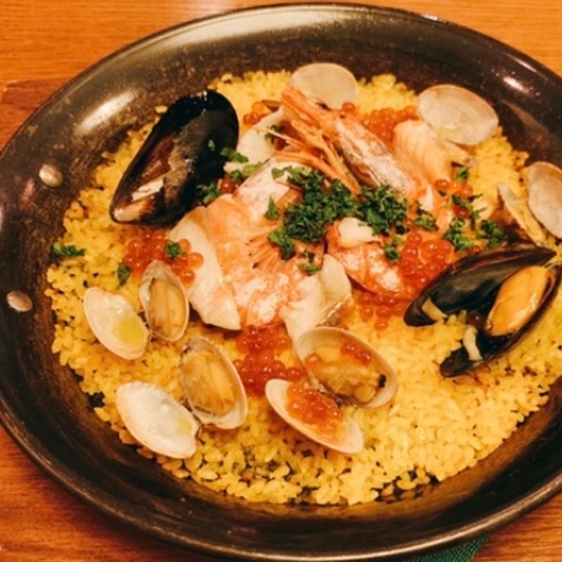 鮭殻荘のパエリア(鮭殻荘 （サケガラソウ）)