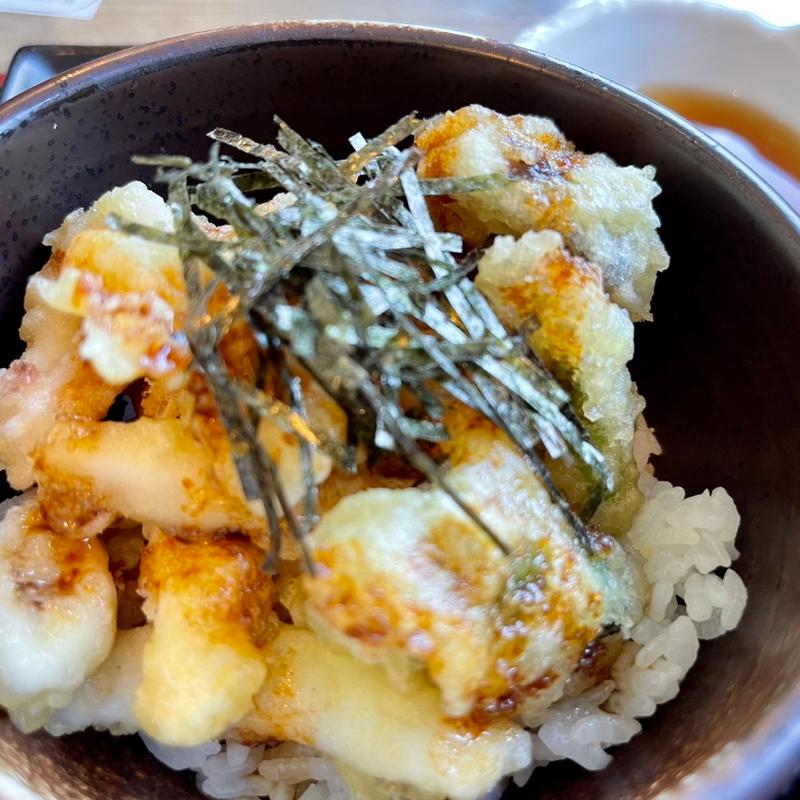 イカ三昧丼の1つイカ天丼(うめのは )