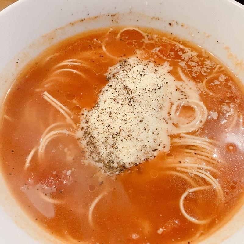 トマトラーメン(大衆焼肉りゅえる)