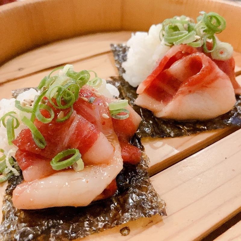 和牛ユッケ寿司（1ケ）(大衆焼肉りゅえる)