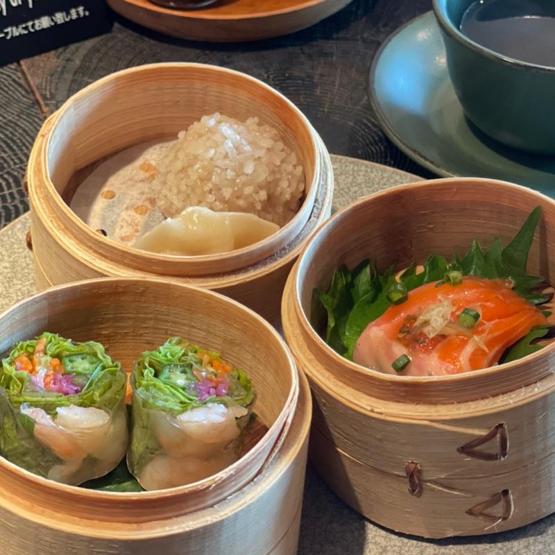 ランチコースのゴイクン生春巻きと点心3種(BETELNUT THAI VIETNAMESE DIMSUM)