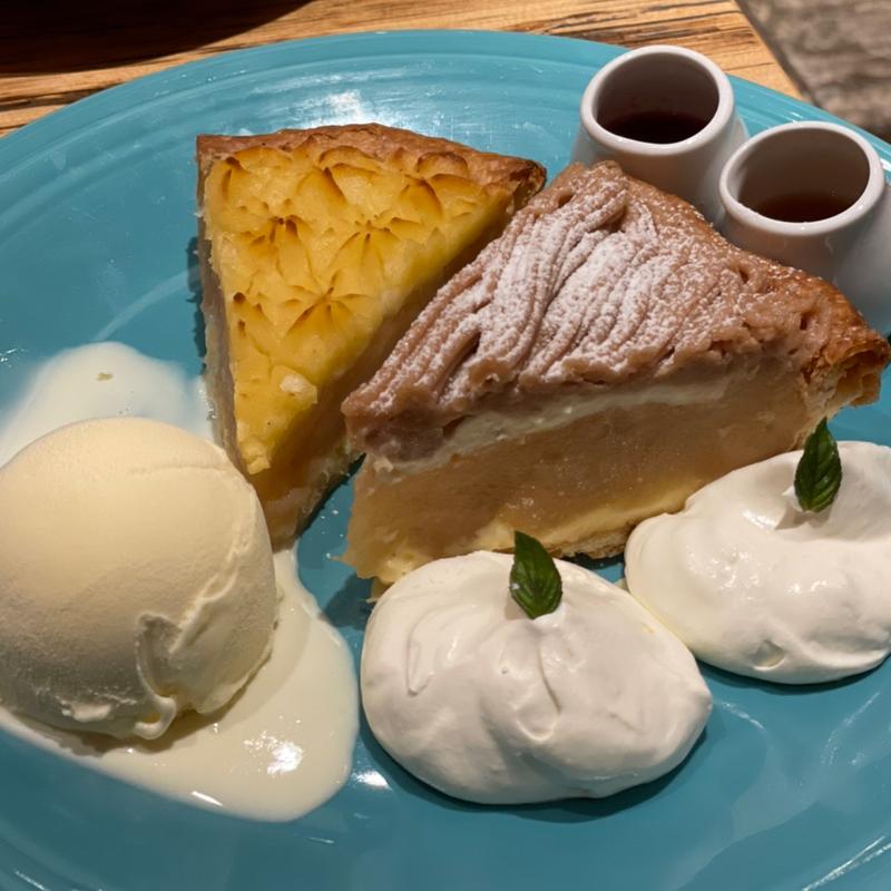 モンブランアップルパイ、スイートポテトアップルパイ(GRANNY SMITH APPLE PIE & COFFEE CIAL横浜店)