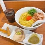 日本一の冷やし釜玉麺(らぁ麺 時は麺なり)