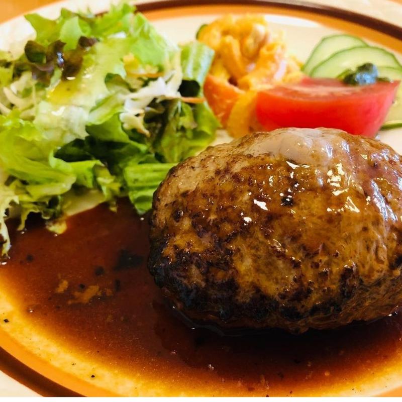 和牛ハンバーグステーキ(成城洋食 まる・まーる)