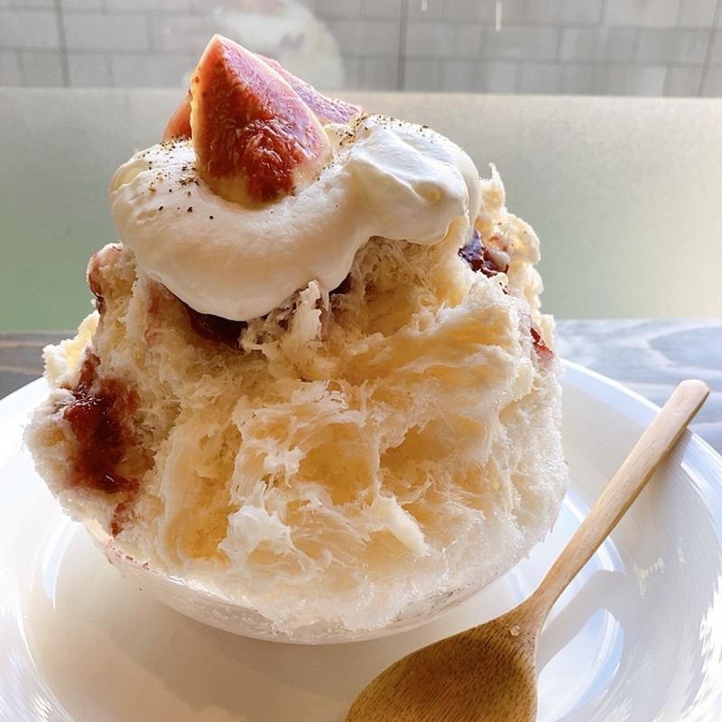 いちぢくミルクのカキ氷(ラセッテ広島ミラノカレー)