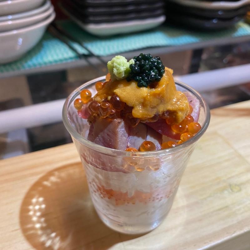 T・U・C・Iパフェ(立喰すしアメ横二郎)