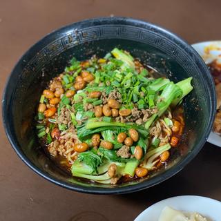 イービンリャンメン(晴々飯店 （セイセイハンテン）)